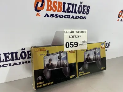 LOTE 059 - 02 SUPORTES MANOPLAS DE CELULAR PARA JOGOS ONLINE (NO ESTADO, NÃO SABEMOS SE FUNCIONA. LEILÃO NÃO TEM GARANTIA E NEM DEVOLUÇÃO)