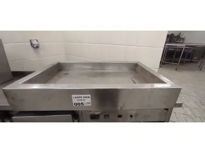 LOTE 005 - 01 CAIXA DE INOX, TAMANHO MÉDIO.(NO ESTADO DE CONSERVAÇÃO QUE SE ENCONTRA. LEILÃO NÃO TEM GARANTIA E NEM DEVOLUÇÃO).