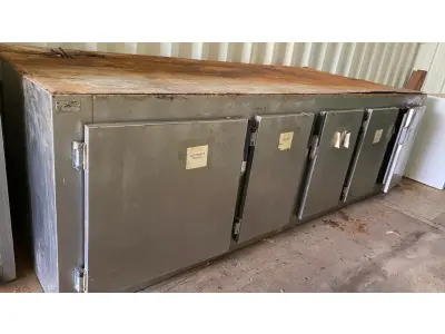 LOTE 041 - 01 BALCÃO REFRIGERADO DE 10 PORTAS (5 DE CADA LADO). (NO ESTADO, NÃO SABEMOS SE FUNCIONA. LEILÃO NÃO TEM GARANTIA E NEM DEVOLUÇÃO).