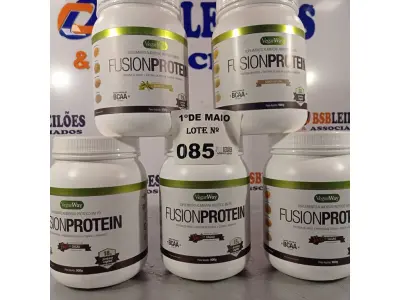 LOTE 085 - 06 POTES DE FUSION PROTEIN VEGAN 3 NO SABOR CACAU, 02 SABOR NATURAL E 01 SABOR BAUNILHA 900G. (NO ESTADO, LEILÃO NÃO TEM GARANTIA E NEM DEVOLUÇÃO, SUJEITO A POSSÍVEIS AVARIAS VISÍVEIS/OCULTAS E/OU AUSÊNCIA DE COMPONENTES).