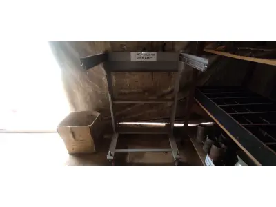 LOTE 035 - 01 CARRINHO PARA MANUTENÇÃO DE DISJUNTORES (NO ESTADO, NÃO SABEMOS SE FUNCIONA. LEILÃO NÃO TEM GARANTIA E NEM DEVOLUÇÃO).
