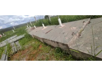 LOTE 083 - 10 SAPATAS DE CONCRETO PARA SUSTENTAÇÃO DE TORRES (NO ESTADO, NÃO SABEMOS SE FUNCIONA. LEILÃO NÃO TEM GARANTIA E NEM DEVOLUÇÃO).