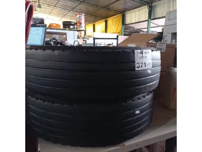 LOTE 371 - 02 PNEUS PARA CAMINHÃO ¾ 215/75/17.5. (NO ESTADO, LEILÃO NÃO TEM GARANTIA E NEM DEVOLUÇÃO, SUJEITO A POSSÍVEIS AVARIAS VISÍVEIS/OCULTAS E/OU AUSÊNCIA DE COMPONENTES).