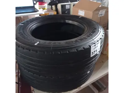 LOTE 371 - 02 PNEUS PARA CAMINHÃO ¾ 215/75/17.5. (NO ESTADO, LEILÃO NÃO TEM GARANTIA E NEM DEVOLUÇÃO, SUJEITO A POSSÍVEIS AVARIAS VISÍVEIS/OCULTAS E/OU AUSÊNCIA DE COMPONENTES).