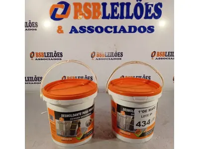 LOTE 434 - 02 BALDES DE DESMOLDANTE PARA FORMAS 3,6L. (NO ESTADO, LEILÃO NÃO TEM GARANTIA E NEM DEVOLUÇÃO, SUJEITO A POSSÍVEIS AVARIAS VISÍVEIS/OCULTAS E/OU AUSÊNCIA DE COMPONENTES).