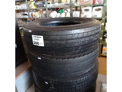 LOTE 266 - 04 PNEUS PARA CAMINHÃO ¾ NAS MEDIDAS 3 215/75/17.5 E 1 205/75/17.5. (NO ESTADO, LEILÃO NÃO TEM GARANTIA E NEM DEVOLUÇÃO, SUJEITO A POSSÍVEIS AVARIAS VISÍVEIS/OCULTAS E/OU AUSÊNCIA DE COMPONENTES).
