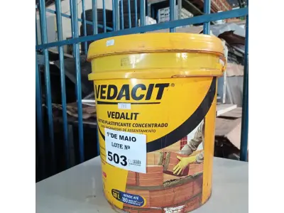 LOTE 503 - 01 BALDE DE VEDALIT, ADITIVO PLASTIFICANTE CONCENTRADO PARA ARGAMASSAS DE ASSENTAMENTO E REBOCO CONVENCIONAL. (NO ESTADO, LEILÃO NÃO TEM GARANTIA E NEM DEVOLUÇÃO, SUJEITO A POSSÍVEIS AVARIAS VISÍVEIS/OCULTAS E/OU AUSÊNCIA DE COMPONENTES).