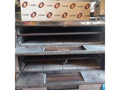 LOTE 116 - 01 FORNO ELÉTRICO INDUSTRIAL 90X70 MARCA METALMAQ/SÉRIE90 C/ 03 CÂMARAS 220V. MEDIDAS: 115X60X85. MEDIDA EXTERNAMENTE POR CÂMARA: PROFUNDIDADE 81CM, COMPRIMENTO 110CM E ALTURA 60CM E  MEDIDA INTERNAMENTE POR CÂMARA: PROFUNDIDADE 70CM, COMPRIMENTO 90CM E ALTURA 20CM. COM PEDRAS REFRATÁRIAS, BASE INCLUSA.FUNCIONANDO PERFEITAMENTE. (NO ESTADO, LEILÃO NÃO TEM GARANTIA E NEM DEVOLUÇÃO, SUJEITO A POSSÍVEIS AVARIAS VISÍVEIS/OCULTAS E/OU AUSÊNCIA DE COMPONENTES).