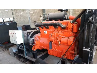 LOTE 004 - 01 GRUPO MOTOR GERADOR 125 KVA, MOTOR SCANIA 6 CILINDROS, BOMBA INJETORA EM LINHA BOSCH, 02 BATERIA DE 150 A, GERADOR CARMOS, POTÊNCIA 125 KVA, CORRENTE 150 A, QUADRO DE PARTIDA MANUAL, ANO 1978, SEM CARENAGEM, GERADOR NÃO ESTA GERANDO, FUNCIONANDO,BOMBA E BICOS REVISADOS. (NO ESTADO)