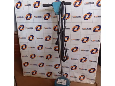 LOTE 650 - 01 ENCERADEIRA INDUSTRIAL. (NO ESTADO, LEILÃO NÃO TEM GARANTIA E NEM DEVOLUÇÃO, SUJEITO A POSSÍVEIS AVARIAS VISÍVEIS/OCULTAS E/OU AUSÊNCIA DE COMPONENTES).