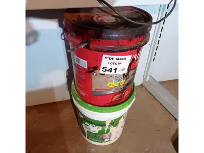 LOTE 541 - 01 BALDE DE DRYKOPRIMER ACQUA, PRIMER ASFÁLTICO A BASE D’AGUA 18L E 01 BALDE DE TINTA ACRÍLICA RENNER NA COR PÊSSEGO 18L. (NO ESTADO, LEILÃO NÃO TEM GARANTIA E NEM DEVOLUÇÃO, SUJEITO A POSSÍVEIS AVARIAS VISÍVEIS/OCULTAS E/OU AUSÊNCIA DE COMPONENTES).