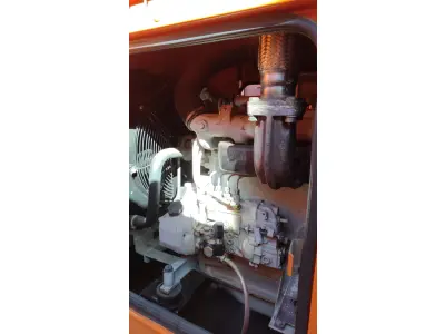 LOTE 005 - 01 GRUPO MOTOR GERADOR 55 KVA, MOTOR MWM 4 CILINDROS D229, BOMBA INJETORA EM LINHA BOSCH, 02 BATERIA DE 80 A, GERADOR WEG, POTÊNCIA 55 KVA, CORRENTE 60 A, QUADRO DE PARTIDA MANUAL, ANO 2009, CARENADO SILENCIADO, FUNCIONANDO 100 %, BOMBA E BICOS REVISADOS. (NO ESTADO)