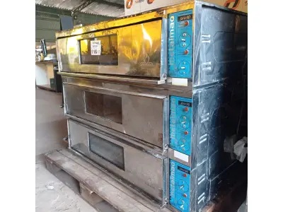 LOTE 116 - 01 FORNO ELÉTRICO INDUSTRIAL 90X70 MARCA METALMAQ/SÉRIE90 C/ 03 CÂMARAS 220V. MEDIDAS: 115X60X85. MEDIDA EXTERNAMENTE POR CÂMARA: PROFUNDIDADE 81CM, COMPRIMENTO 110CM E ALTURA 60CM E  MEDIDA INTERNAMENTE POR CÂMARA: PROFUNDIDADE 70CM, COMPRIMENTO 90CM E ALTURA 20CM. COM PEDRAS REFRATÁRIAS, BASE INCLUSA.FUNCIONANDO PERFEITAMENTE. (NO ESTADO, LEILÃO NÃO TEM GARANTIA E NEM DEVOLUÇÃO, SUJEITO A POSSÍVEIS AVARIAS VISÍVEIS/OCULTAS E/OU AUSÊNCIA DE COMPONENTES).