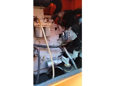 LOTE 005 - 01 GRUPO MOTOR GERADOR 55 KVA, MOTOR MWM 4 CILINDROS D229, BOMBA INJETORA EM LINHA BOSCH, 02 BATERIA DE 80 A, GERADOR WEG, POTÊNCIA 55 KVA, CORRENTE 60 A, QUADRO DE PARTIDA MANUAL, ANO 2009, CARENADO SILENCIADO, FUNCIONANDO 100 %, BOMBA E BICOS REVISADOS. (NO ESTADO)
