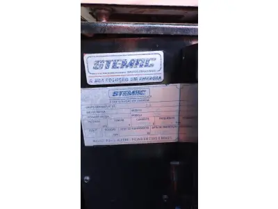 LOTE 001 - 01 GRUPO MOTOR GERADOR 81 KVA, MOTOR MWM 6 CILINDROS D229-6, BOMBA INJETORA BOSH, 01 BATERIA DE 100 A, GERADOR CRAMACO, POTÊNCIA 81 KVA, CORRENTE 115 A, QUADRO DE PARTIDA MANUAL, QUADRO DE TRANSFERÊNCIA AUTOMÁTICA, DISJUNTOR DE PROTEÇÃO 250 A, TÁNQUE NA BASE DE 120 LITROS, ANO JULHO DE 2006, CARENADO .(NO ESTADO)