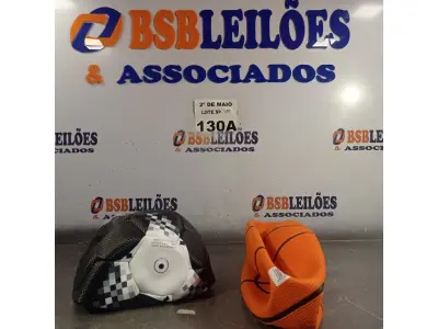 LOTE 130 - 01 BOLA DE BASQUETE E 01 BOLA DE FUTEBOL. (NO ESTADO, LEILÃO NÃO TEM GARANTIA E NEM DEVOLUÇÃO, SUJEITO A POSSÍVEIS AVARIAS VISÍVEIS/OCULTAS E/OU AUSÊNCIA DE COMPONENTES).