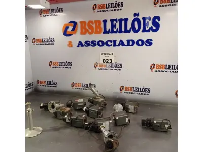 LOTE 023 - 01 LOTE COM VÁRIAS CÂMERAS DE SEGURANÇA MARCAS E MODELOS DIVERSOS. (NO ESTADO, LEILÃO NÃO TEM GARANTIA E NEM DEVOLUÇÃO, SUJEITO A POSSÍVEIS AVARIAS VISÍVEIS/OCULTAS E/OU AUSÊNCIA DE COMPONENTES).