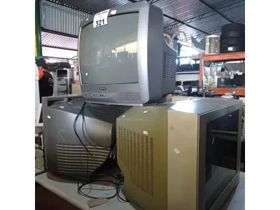 LOTE 321 - 03 TV’S DE TUBO MARCAS E MODELOS DIVERSOS. (NO ESTADO, LEILÃO NÃO TEM GARANTIA E NEM DEVOLUÇÃO, SUJEITO A POSSÍVEIS AVARIAS VISÍVEIS/OCULTAS E/OU AUSÊNCIA DE COMPONENTES).