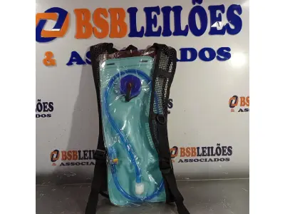 LOTE 367 - 01 CAMELBAK NA COR PRETA. (NO ESTADO, LEILÃO NÃO TEM GARANTIA E NEM DEVOLUÇÃO, SUJEITO A POSSÍVEIS AVARIAS VISÍVEIS/OCULTAS E/OU AUSÊNCIA DE COMPONENTES).