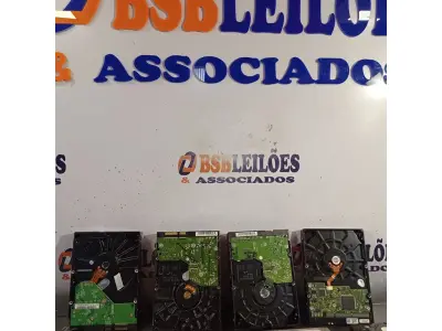 LOTE 343 - 15 HARD DISC PARA PC MARCAS E MODELOS DIVERSOS. (NO ESTADO, LEILÃO NÃO TEM GARANTIA E NEM DEVOLUÇÃO, SUJEITO A POSSÍVEIS AVARIAS VISÍVEIS/OCULTAS E/OU AUSÊNCIA DE COMPONENTES).