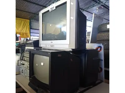 LOTE 391 - 03 TV’S DE TUBO MARCAS E MODELOS DIVERSOS. (NO ESTADO, LEILÃO NÃO TEM GARANTIA E NEM DEVOLUÇÃO, SUJEITO A POSSÍVEIS AVARIAS VISÍVEIS/OCULTAS E/OU AUSÊNCIA DE COMPONENTES).
