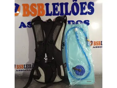 LOTE 364 - 01 CAMELBAK NA COR PRETA. (NO ESTADO, LEILÃO NÃO TEM GARANTIA E NEM DEVOLUÇÃO, SUJEITO A POSSÍVEIS AVARIAS VISÍVEIS/OCULTAS E/OU AUSÊNCIA DE COMPONENTES).