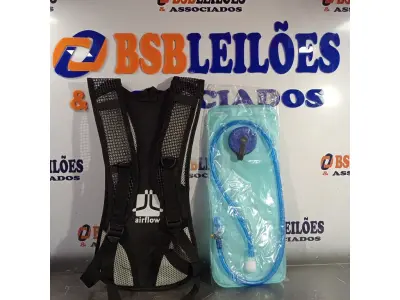 LOTE 345 - 01 CAMELBAK NA COR AZUL. (NO ESTADO, LEILÃO NÃO TEM GARANTIA E NEM DEVOLUÇÃO, SUJEITO A POSSÍVEIS AVARIAS VISÍVEIS/OCULTAS E/OU AUSÊNCIA DE COMPONENTES).