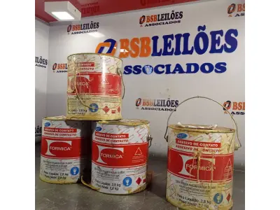LOTE 045 - 04 - LATAS ADESIVO DE CONTATO FORMICA (NO ESTADO, NÃO SABEMOS SE FUNCIONA. LEILÃO NÃO TEM GARANTIA E NEM DEVOLUÇÃO, SUJEITO A POSSÍVEIS AVARIAS VISÍVEIS/OCULTAS E/OU AUSÊNCIA DE COMPONENTES)