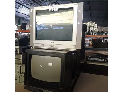 LOTE 391 - 03 TV’S DE TUBO MARCAS E MODELOS DIVERSOS. (NO ESTADO, LEILÃO NÃO TEM GARANTIA E NEM DEVOLUÇÃO, SUJEITO A POSSÍVEIS AVARIAS VISÍVEIS/OCULTAS E/OU AUSÊNCIA DE COMPONENTES).