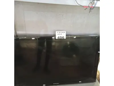 LOTE 456 - 01 TV MARCA SAMSUNG 40” POL PARA RETIRADA DE PEÇAS. (NO ESTADO, LEILÃO NÃO TEM GARANTIA E NEM DEVOLUÇÃO, SUJEITO A POSSÍVEIS AVARIAS VISÍVEIS/OCULTAS E/OU AUSÊNCIA DE COMPONENTES).