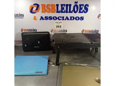 LOTE 392 - 03 BASES PARA NOTEBOOK E 01 TELA MARCAS E MODELOS DIVERSOS. (NO ESTADO, LEILÃO NÃO TEM GARANTIA E NEM DEVOLUÇÃO, SUJEITO A POSSÍVEIS AVARIAS VISÍVEIS/OCULTAS E/OU AUSÊNCIA DE COMPONENTES).