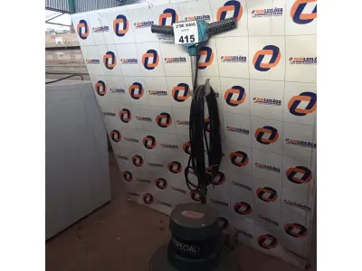 LOTE 415 - 01 ENCERADEIRA INDUSTRIAL MARCA BANDEIRANTE. (NO ESTADO, LEILÃO NÃO TEM GARANTIA E NEM DEVOLUÇÃO, SUJEITO A POSSÍVEIS AVARIAS VISÍVEIS/OCULTAS E/OU AUSÊNCIA DE COMPONENTES).
