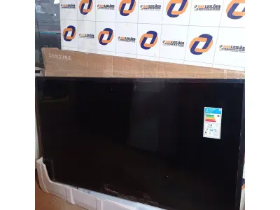 LOTE 274 - 01 SMART TV SAMSUNG LED 43" FULL HD T5300 (NO ESTADO, NÃO SABEMOS SE FUNCIONA. LEILÃO NÃO TEM GARANTIA E NEM DEVOLUÇÃO, SUJEITO A POSSÍVEIS AVARIAS VISÍVEIS/OCULTAS E/OU AUSÊNCIA DE COMPONENTES)