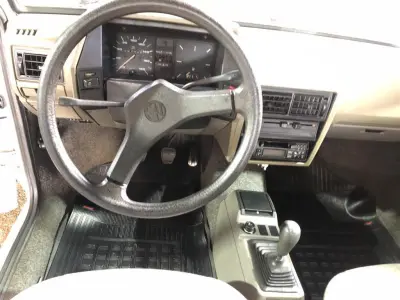 LOTE 307 - 01 GOL 1000 MODELO ANTIGO ANO 1993; 88.000 KM RODADOS. CARRO EM EXCELENTE ESTADO DE CONSERVAÇÃO. (NO ESTADO)