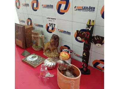 LOTE 057 - 01 LOTE COM ARTIGOS DE DECORAÇÃO (NO ESTADO, NÃO SABEMOS SE FUNCIONA. LEILÃO NÃO TEM GARANTIA E NEM DEVOLUÇÃO).