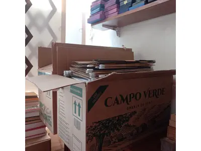 LOTE 100 - 01 LOTE COM LIVROS DIVERSOS (NO ESTADO, NÃO SABEMOS SE FUNCIONA. LEILÃO NÃO TEM GARANTIA E NEM DEVOLUÇÃO).
