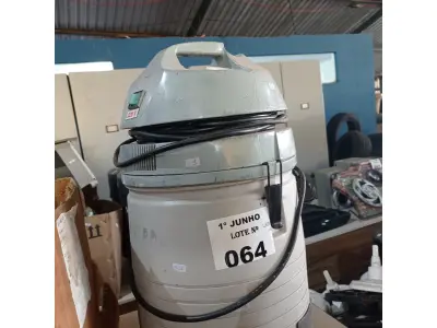LOTE 064 - 01 ASPIRADOR DE PÓ 220V INCOMPLETO. (NO ESTADO, LEILÃO NÃO TEM GARANTIA E NEM DEVOLUÇÃO, SUJEITO A POSSÍVEIS AVARIAS VISÍVEIS/OCULTAS E/OU AUSÊNCIA DE COMPONENTES).