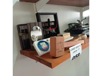 LOTE 058 - 01 LOTE COM ARTIGOS DE DECORAÇÃO (NO ESTADO, NÃO SABEMOS SE FUNCIONA. LEILÃO NÃO TEM GARANTIA E NEM DEVOLUÇÃO). 