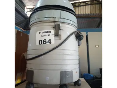 LOTE 064 - 01 ASPIRADOR DE PÓ 220V INCOMPLETO. (NO ESTADO, LEILÃO NÃO TEM GARANTIA E NEM DEVOLUÇÃO, SUJEITO A POSSÍVEIS AVARIAS VISÍVEIS/OCULTAS E/OU AUSÊNCIA DE COMPONENTES).