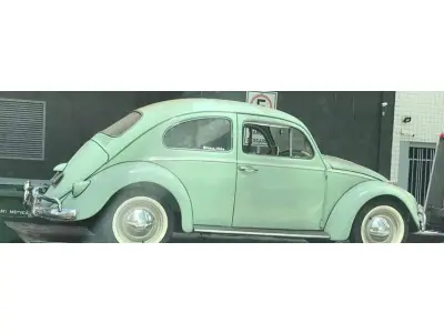 LOTE 306 - 01 FUSCA 1961; PLACA PRETA C/ INSCRIÇÃO 1961; MOTOR ORIGINAL 1200; TANQUE ALTO E PRESERVA A ORIGINALIDADEDELE. (NO ESTADO) OBS: OS LOTES 306 E 307 DE CARROS SE ENCONTRAM NO ENDEREÇO SQSW 311 BLOCO G APARTAMENTO 404 SUDOESTE -DF
