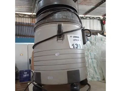 LOTE 130 - 01 ASPIRADOR DE PÓ MARCA PROSDÓCIMO HIDRO VAC A20 INCOMPLETO. (NO ESTADO, LEILÃO NÃO TEM GARANTIA E NEM DEVOLUÇÃO, SUJEITO A POSSÍVEIS AVARIAS VISÍVEIS/OCULTAS E/OU AUSÊNCIA DE COMPONENTES).