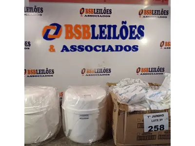 LOTE 258 - 02 FRASQUEIRAS SUPPLY CLEAN COM 04 REFIS. (NO ESTADO, LEILÃO NÃO TEM GARANTIA E NEM DEVOLUÇÃO, SUJEITO A POSSÍVEIS AVARIAS VISÍVEIS/OCULTAS E/OU AUSÊNCIA DE COMPONENTES).