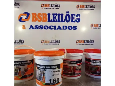 LOTE 166 - 02 BALDES DE DRYKOVEDA E 02 BALDES DE DESMOLDANTE PARA FORMAS 3,6L. (NO ESTADO, LEILÃO NÃO TEM GARANTIA E NEM DEVOLUÇÃO, SUJEITO A POSSÍVEIS AVARIAS VISÍVEIS/OCULTAS E/OU AUSÊNCIA DE COMPONENTES).