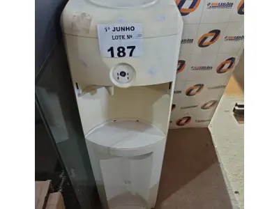 LOTE 187 - 01 BEBEDOURO PARA GARRAFÃO MARCA EGE 220V. (NO ESTADO, LEILÃO NÃO TEM GARANTIA E NEM DEVOLUÇÃO, SUJEITO A POSSÍVEIS AVARIAS VISÍVEIS/OCULTAS E/OU AUSÊNCIA DE COMPONENTES).