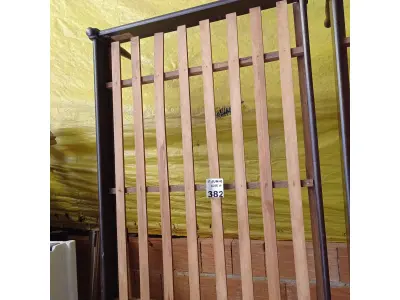 LOTE 382 - 01 CAMA DE SOLTEIRO EM IMBUIA DO POLO MADEIREIRO DO RIO GRANDE DO SUL. (NO ESTADO, LEILÃO NÃO TEM GARANTIA E NEM DEVOLUÇÃO, SUJEITO A POSSÍVEIS AVARIAS VISÍVEIS/OCULTAS E/OU AUSÊNCIA DE COMPONENTES).