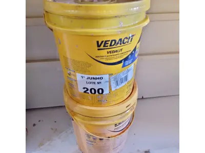 LOTE 200 - 01 BALDE DE ADITIVO IMPERMEABILIZANTE PARA CONCRETOS E ARGAMASSAS E 01 BALDE DE VEDALIT 18L. (NO ESTADO, LEILÃO NÃO TEM GARANTIA E NEM DEVOLUÇÃO, SUJEITO A POSSÍVEIS AVARIAS VISÍVEIS/OCULTAS E/OU AUSÊNCIA DE COMPONENTES).