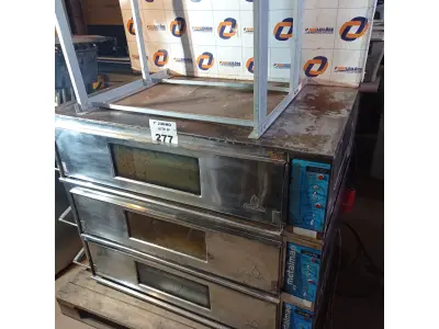 LOTE 277 - 01 FORNO ELÉTRICO INDUSTRIAL MARCA METALMAQ COM 03 PORTAS. (NO ESTADO, LEILÃO NÃO TEM GARANTIA E NEM DEVOLUÇÃO, SUJEITO A POSSÍVEIS AVARIAS VISÍVEIS/OCULTAS E/OU AUSÊNCIA DE COMPONENTES).