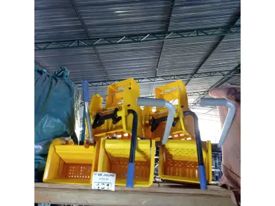 LOTE 191 - 01 LOTE COM VÁRIAS PEÇAS PARA CARRINHO DE LIMPEZA. (NO ESTADO, LEILÃO NÃO TEM GARANTIA E NEM DEVOLUÇÃO, SUJEITO A POSSÍVEIS AVARIAS VISÍVEIS/OCULTAS E/OU AUSÊNCIA DE COMPONENTES).