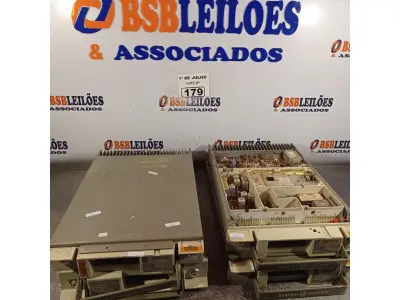 LOTE 179 - 04 RÁDIOS COMUNICADORES. (NO ESTADO, LEILÃO NÃO TEM GARANTIA E NEM DEVOLUÇÃO, SUJEITO A POSSÍVEIS AVARIAS VISÍVEIS/OCULTAS E/OU AUSÊNCIA DE COMPONENTES).
