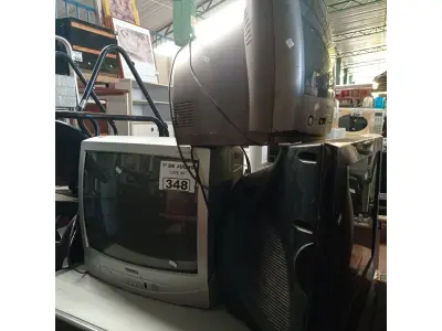 LOTE 348 - 03 TV’S DE TUBO MARCAS E MODELOS DIVERSOS. (NO ESTADO, LEILÃO NÃO TEM GARANTIA E NEM DEVOLUÇÃO, SUJEITO A POSSÍVEIS AVARIAS VISÍVEIS/OCULTAS E/OU AUSÊNCIA DE COMPONENTES).